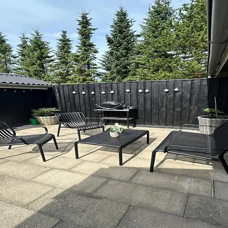 Ally - 250m From The Sea By Interhome *