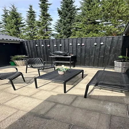Ally - 250m From The Sea By Interhome *